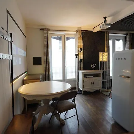 Apartment 5 Stylish In Chatelet Minutes From Pompidou Paris